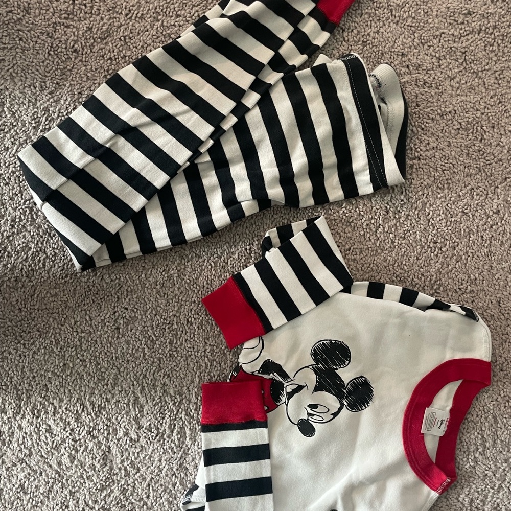 HANNA ANDERSSON Mickey Mouse Disney pajamas size 10
